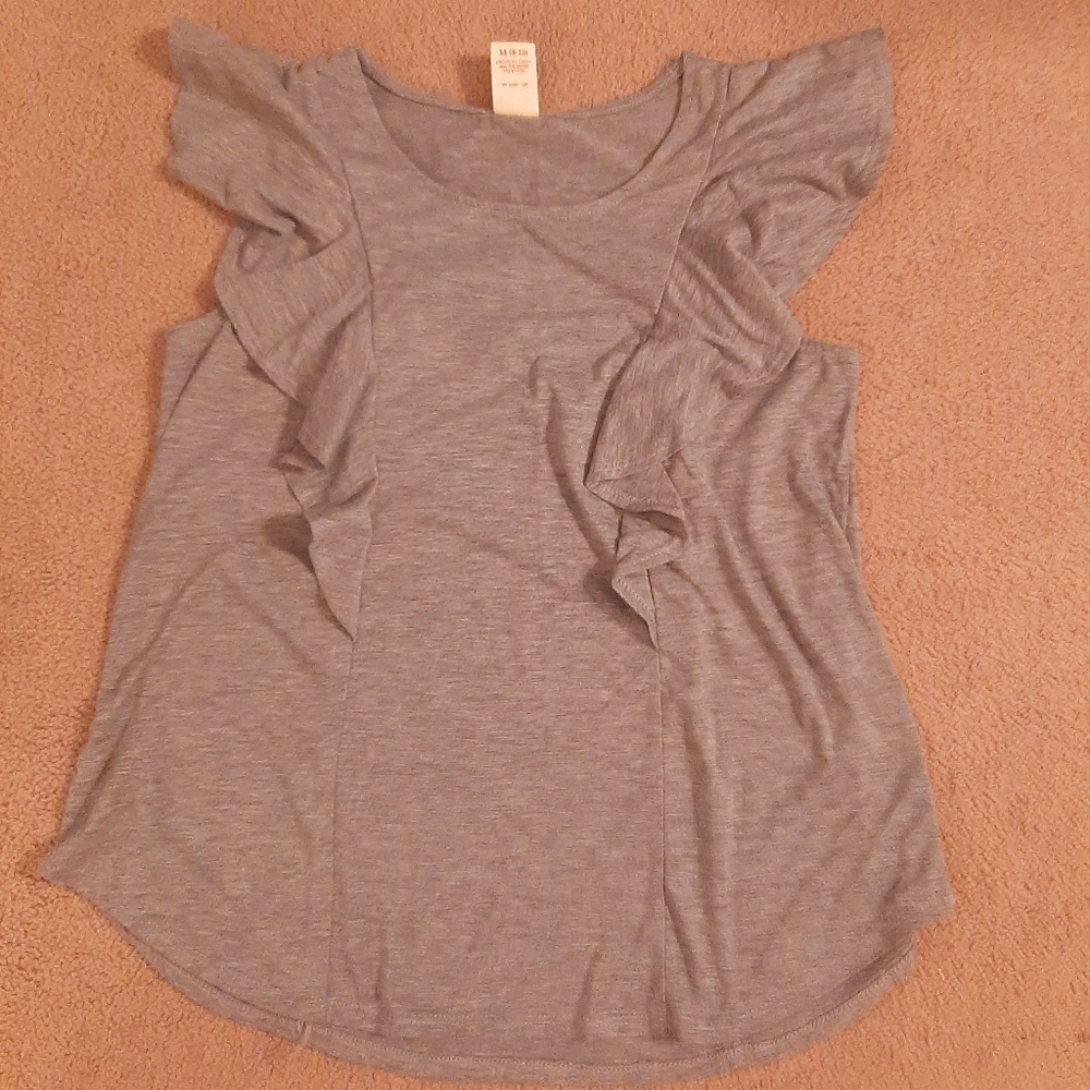 Gray ruffle tshirt